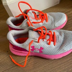 Under Armour Neon Girls Tennis Shoes 3.5